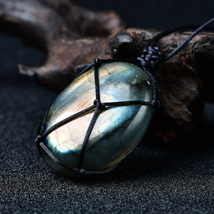 Natural Hand-Made Crystal Labradorite Stone Gemstone Pendant Moonstone Sunstone Pendant Divination Spiritual Meditation Jewelry Necklace