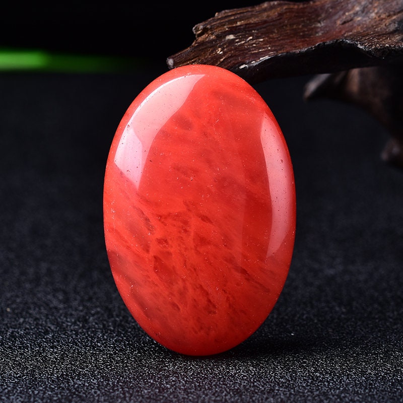 Red Melting Palm Stone Quartz Healing Crystal Massage Tools Polished Infused Gemstone Meditation Rock Hand-Polished Energy SPA Decor Gift