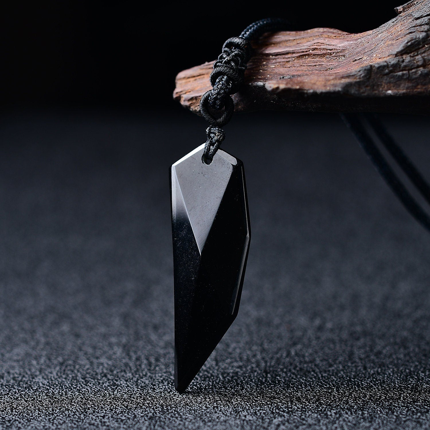 Black Obsidian Wolf Teeth Shape Reiki Quartz Pendulum Hand-Polished Gemstone Charm Pendant Fashion Crystal Holiday Gift Man Women Gemstone